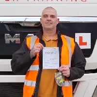 happy-customer-hgv-training-at-gs-driver-training